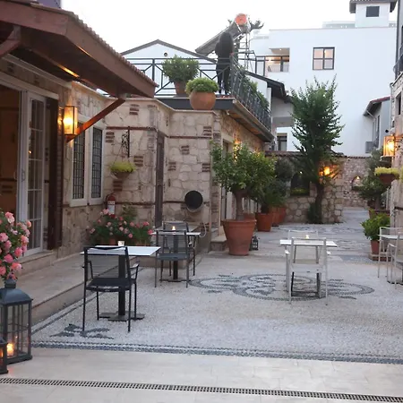 Spectacular Penthouse With Terrace Near Hadrian's Gate Habitación en casa particular *