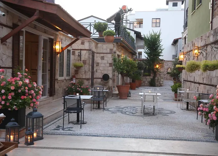 Spectacular Penthouse With Terrace Near Hadrian's Gate Habitación en casa particular *