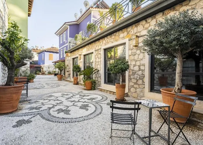 Spectacular Penthouse With Terrace Near Hadrian's Gate *