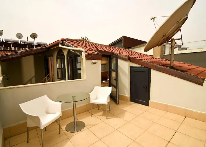 Spectacular Penthouse With Terrace Near Hadrian's Gate Homestay