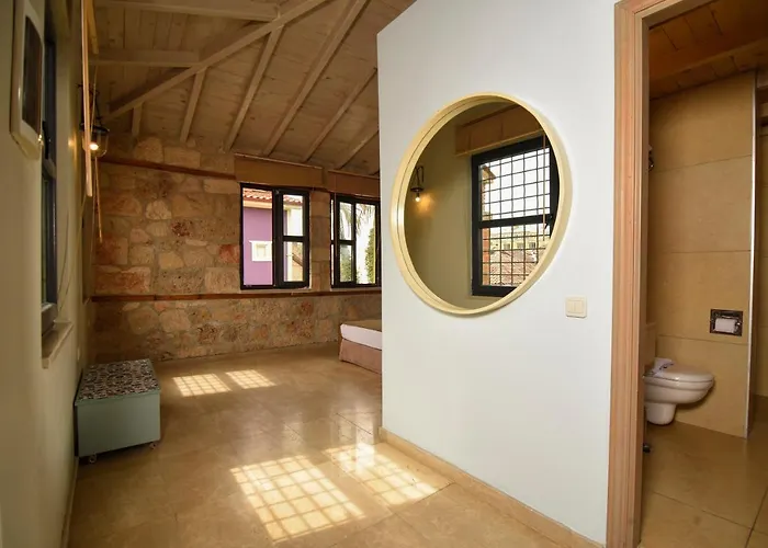Spectacular Penthouse With Terrace Near Hadrian's Gate Проживание в семье