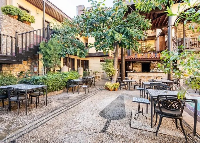 Spectacular Penthouse With Terrace Near Hadrian's Gate Проживание в семье