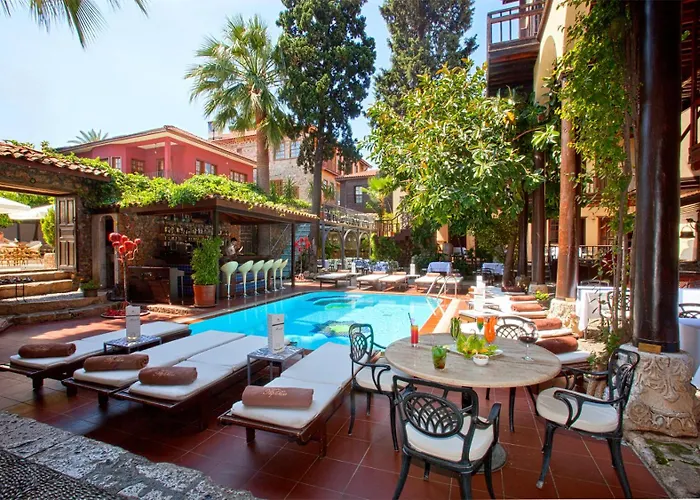 Spectacular Penthouse With Terrace Near Hadrian's Gate Homestay Antalya