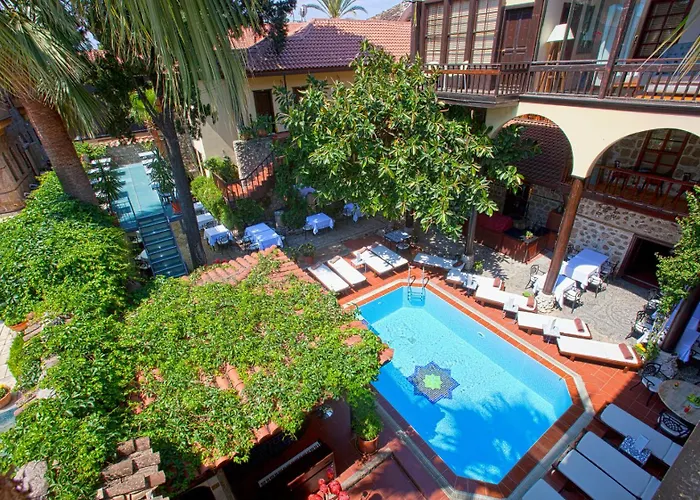 Spectacular Penthouse With Terrace Near Hadrian's Gate Homestay Antalya