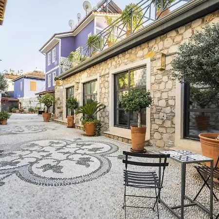 Spectacular Penthouse With Terrace Near Hadrian's Gate *