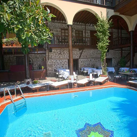 Spectacular Penthouse With Terrace Near Hadrian's Gate 홈스테이 *