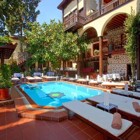 ホームステイ Spectacular Penthouse With Terrace Near Hadrian's Gate アンタルヤ